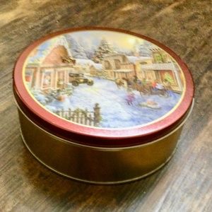 Fiji's Holiday Cookie Tin, Nicky Boehmel artist, 2010, 16 oz 7.25" x 2.75"